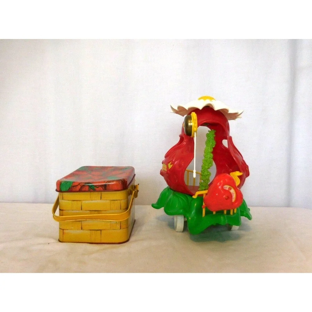 Kenner strawberry shortcake